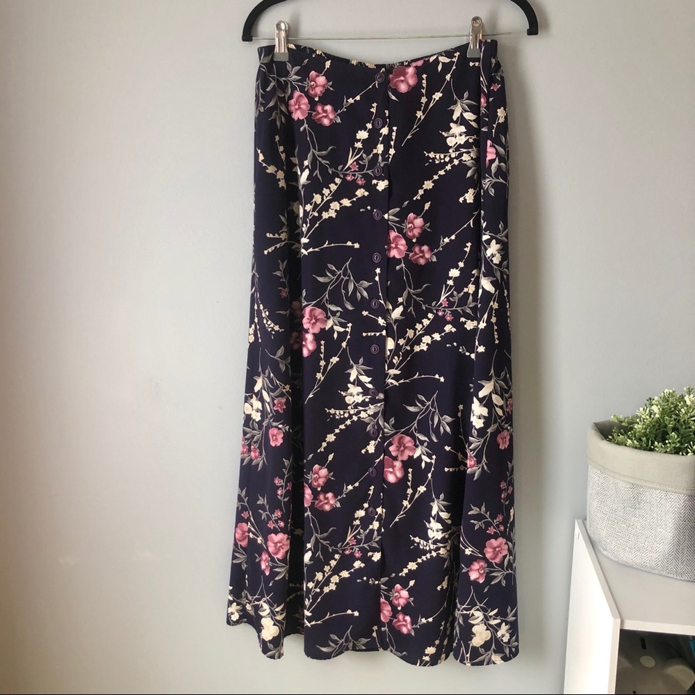 Dress Barn Button Down Purple Floral Large